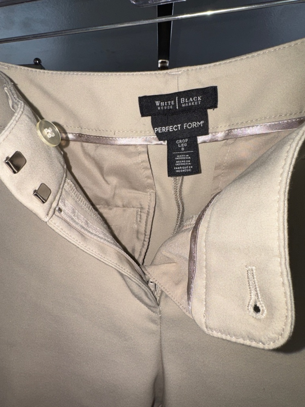 White House Black Market Perfect Form Crop Leg Pants - Size 8 - Picture 6 of 6